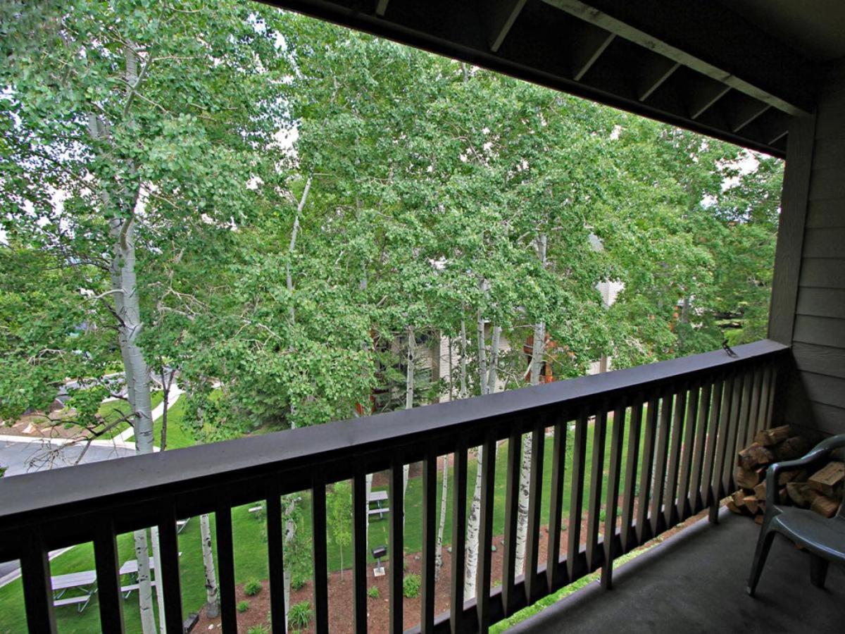 Popular attractions Area Nearby Property